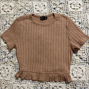 Akair Short Sleeve Crop Top Brown w/Ruffle Hem Size M